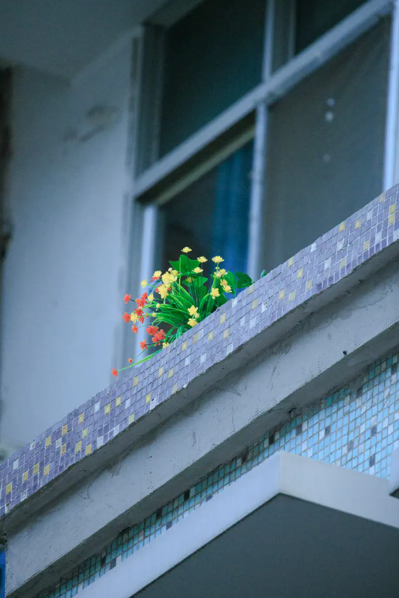 Sân vườn đẹp với hoa giả