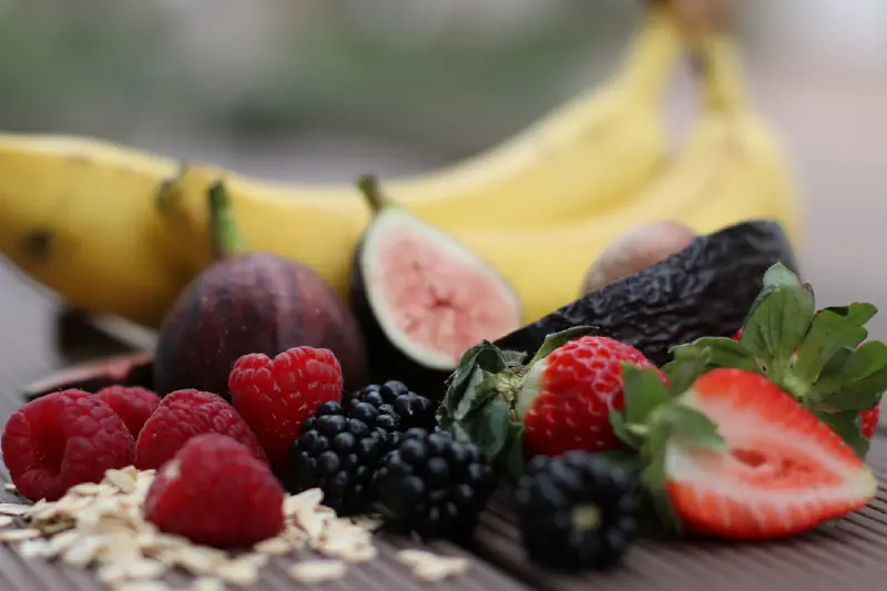 Rửa trái cây đúng cách trước khi ăn