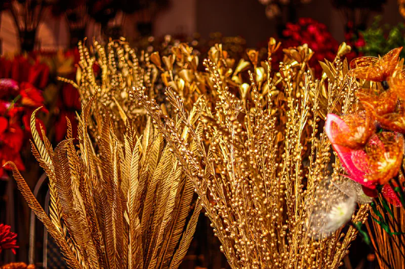 Garland Thông Norfolk giả siêu thực